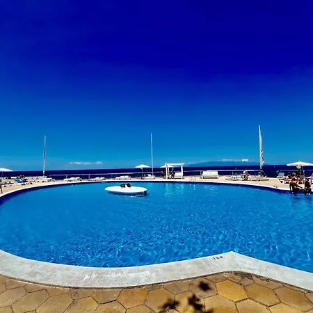 Апартаменты Oasis Callao, Newly Renovated, Terrace, Bbq, Pool Кальяо-Сальвахе